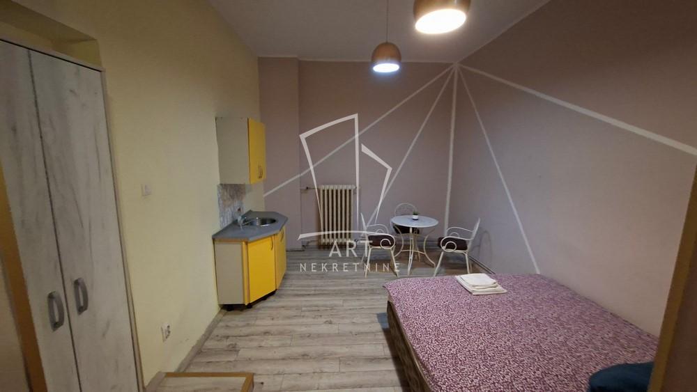 Slika 9 - Dečanska,  Lokal za izdavanje, 250m2, 3.000€