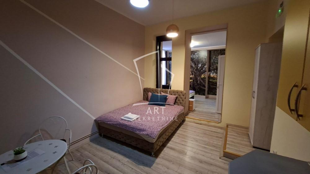 Slika 8 - Dečanska,  Lokal za izdavanje, 250m2, 3.000€