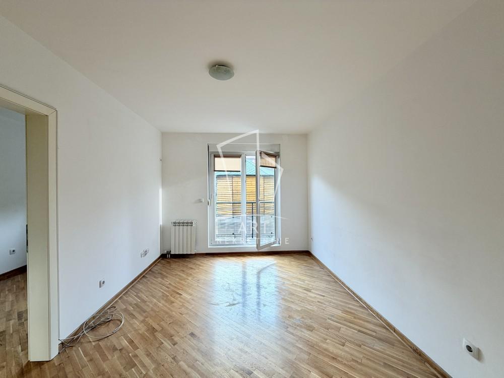 Slika 1 - Mezijska, Dvoiposoban stan na prodaju, 51m2, 100.000€