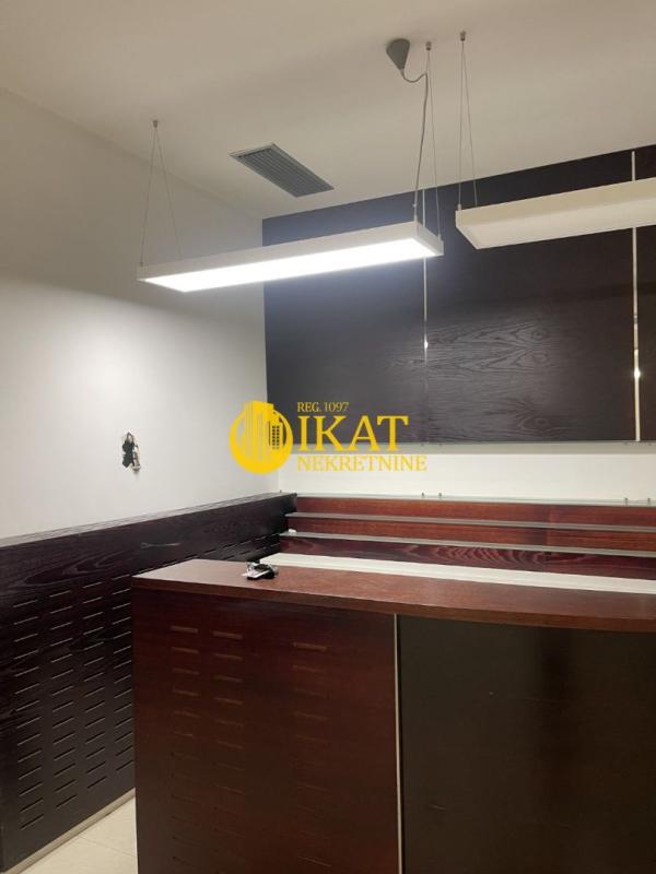 Slika 10 - Trg republike,  Lokal za izdavanje, 526m2, 7.890€