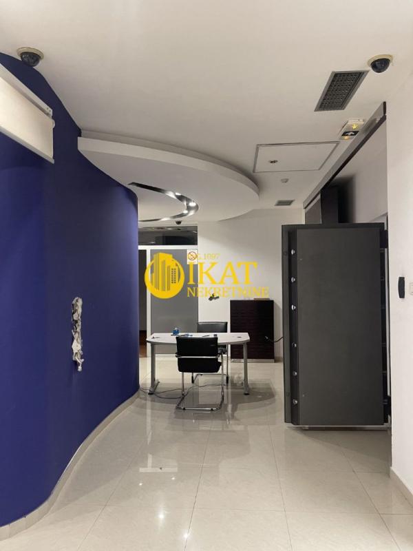 Slika 8 - Trg republike,  Lokal za izdavanje, 526m2, 7.890€