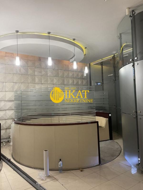 Slika 2 - Trg republike,  Lokal za izdavanje, 526m2, 7.890€