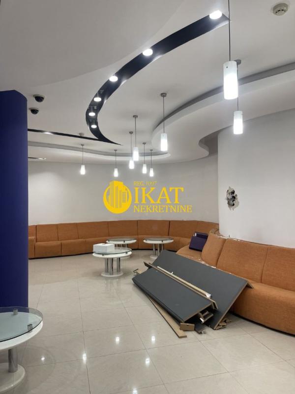 Slika 7 - Trg republike,  Lokal za izdavanje, 526m2, 7.890€