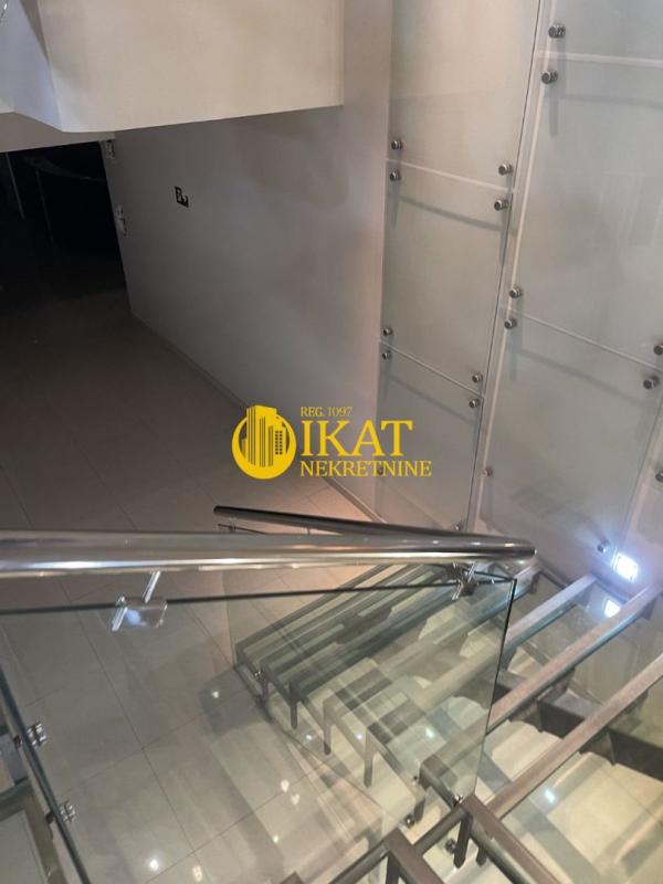 Slika 11 - Trg republike,  Lokal za izdavanje, 526m2, 7.890€