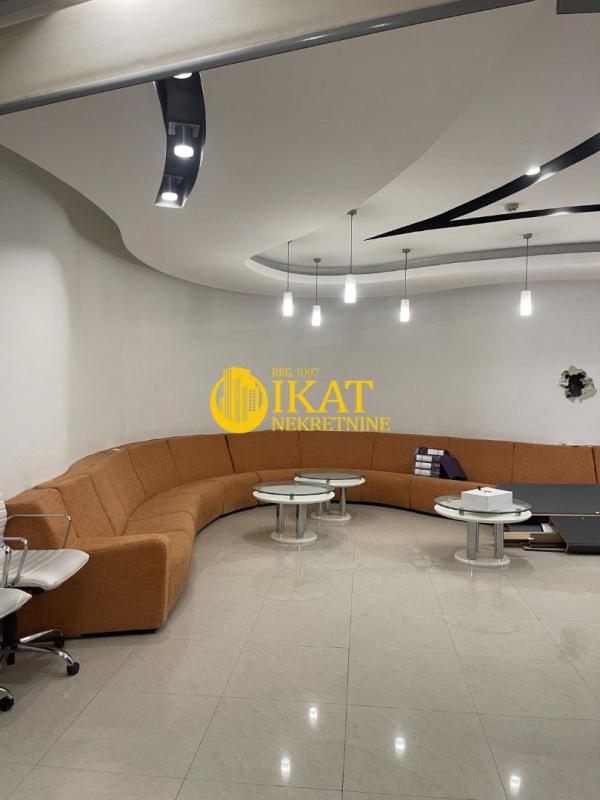 Slika 6 - Trg republike,  Lokal za izdavanje, 526m2, 7.890€