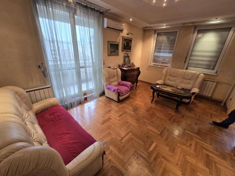 Slika 1 - Bulevar Arsenija Čarnojevića, Trosoban stan na prodaju, 97m2, 349.500€