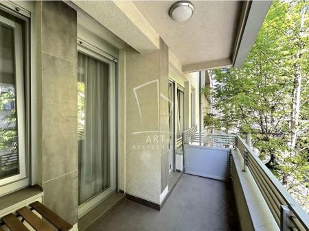 Glavna slika -Trg Nikole Pašića,  Lokal za izdavanje, 309m2, 4.017€