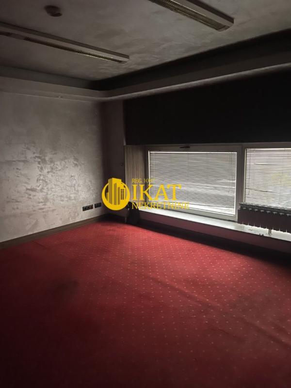 Slika 2 - Trg Nikole Pašića,  Lokal za izdavanje, 309m2, 4.017€