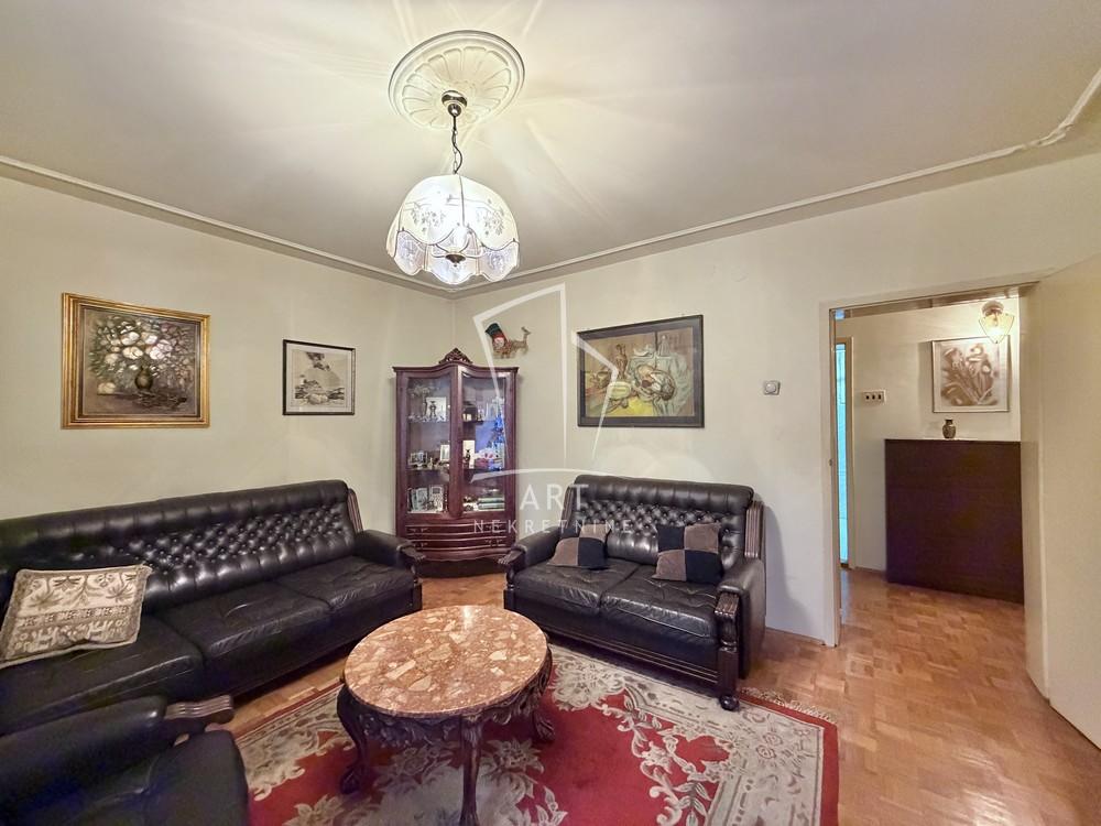 Slika 1 - Vlade Ilića,  Kuća na prodaju, 253m2, 420.000€