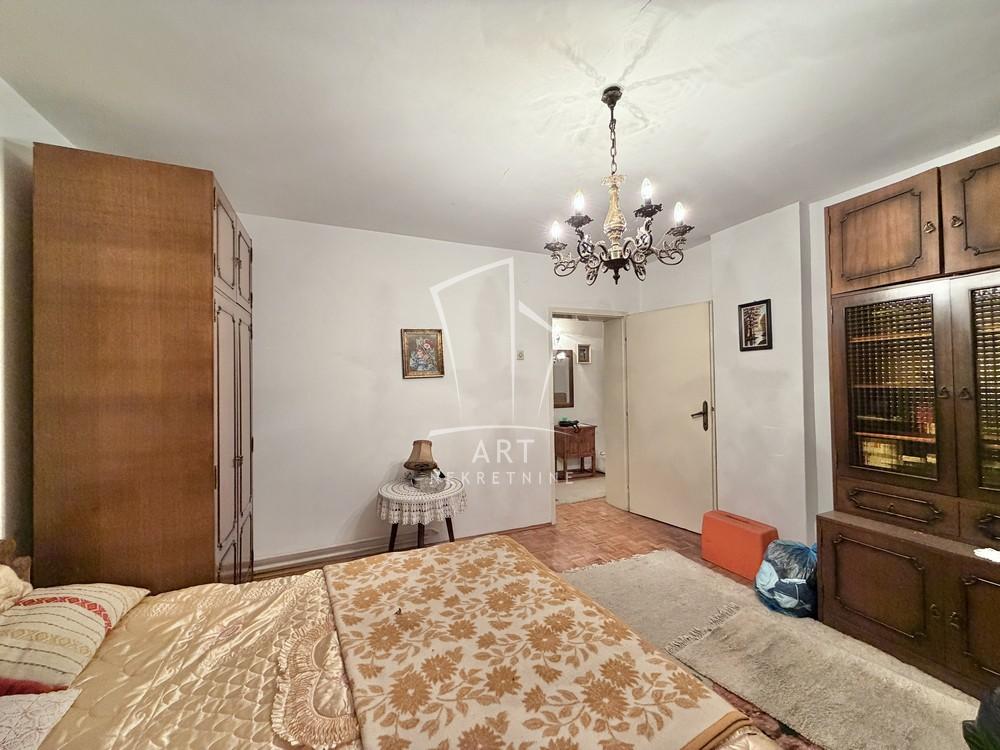 Slika 9 - Vlade Ilića,  Kuća na prodaju, 253m2, 420.000€