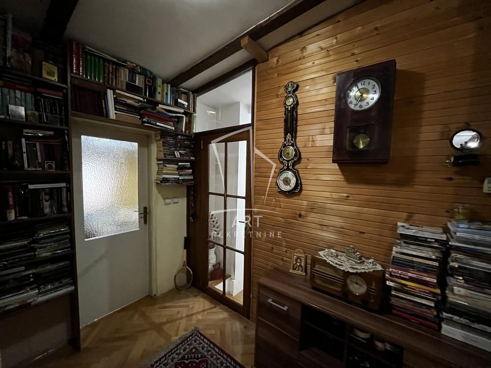 Slika 4 - Dr Nika Miljanića, Šestosoban stan na prodaju, 110m2, 278.000€