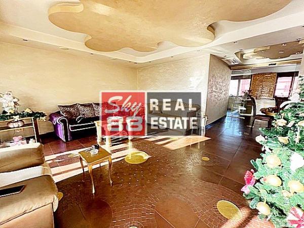 Slika 2 - Četvorosoban stan na prodaju, 214m2, 1.450.000€