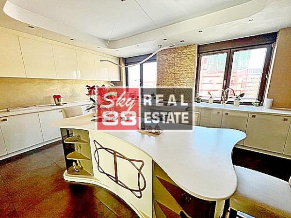 Slika 7 - Četvorosoban stan na prodaju, 214m2, 1.450.000€