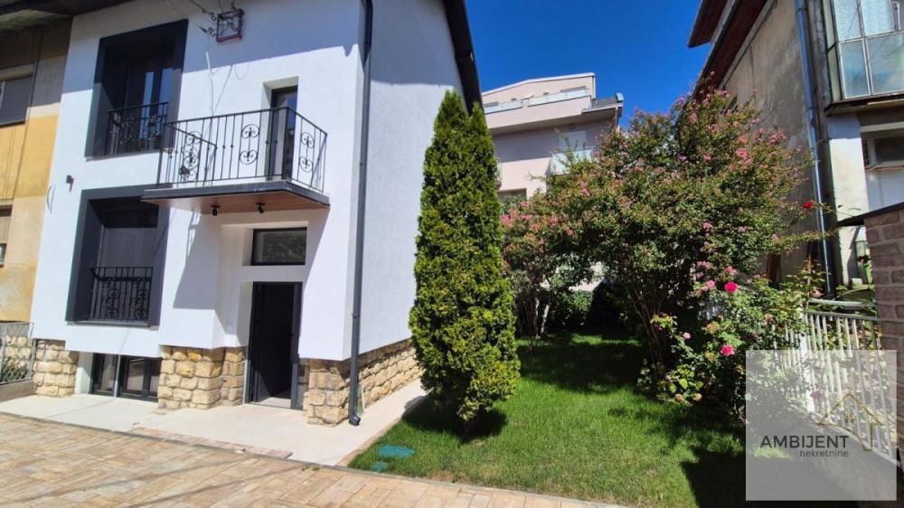 Glavna slika - Kuća na prodaju, 233m2, 475.000€