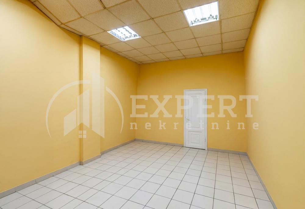 Glavna slika -Strahinjića Bana,  Lokal na prodaju, 26m2, 53.000€