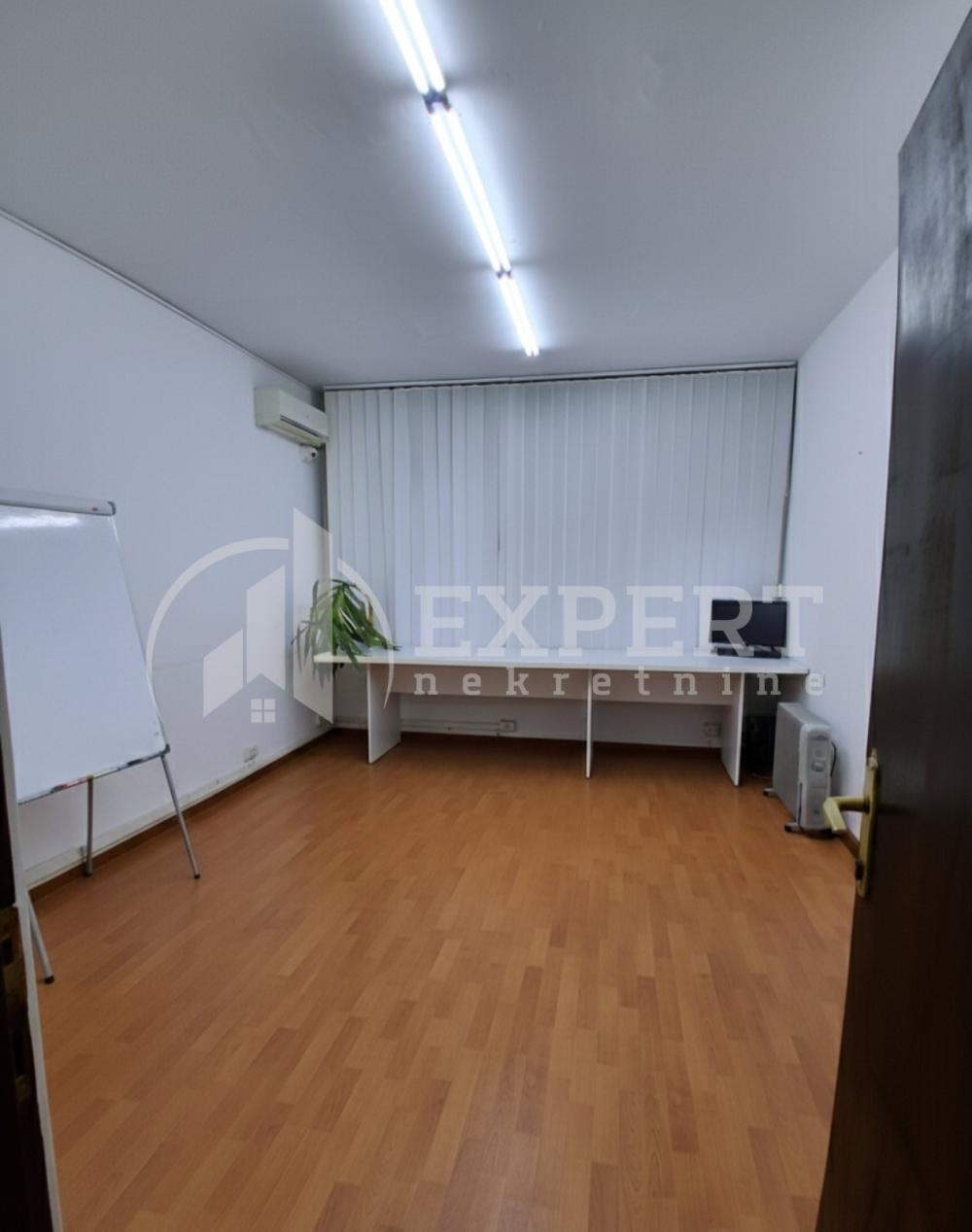 Slika 2 - Jovana Ristića,  Lokal za izdavanje, 94m2, 500€