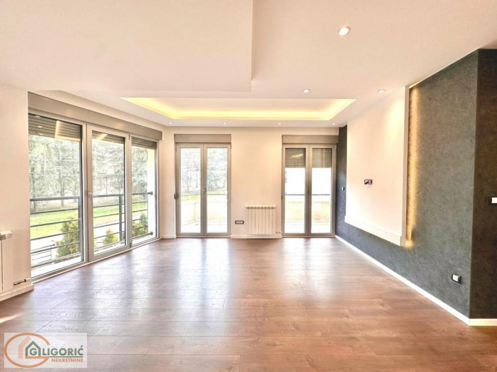 Slika 3 -  Kuća na prodaju, 300m2, 1.350.000€