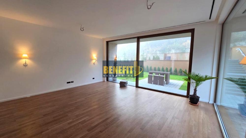 Slika 1 - Četvorosoban stan na prodaju, 284m2, 1.169.000€