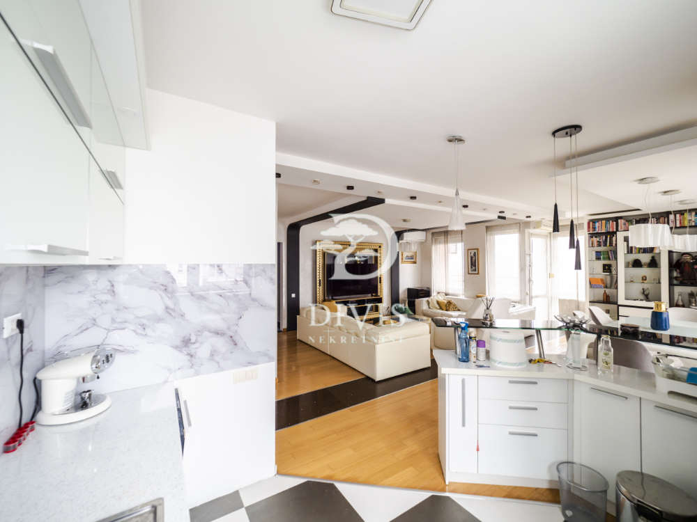 Slika 2 - Vladmira Popovića,  Stan na prodaju, 139m2, 810.000€