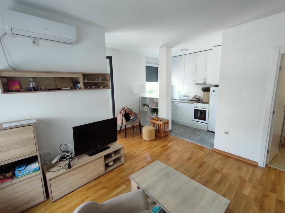 Slika 1 - Dvoiposoban stan za izdavanje, 55m2, 400€