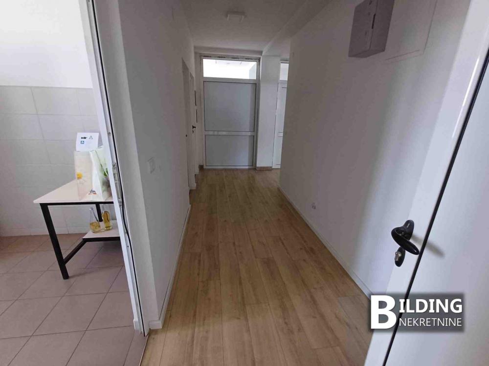 Slika 6 - Batajnički drum,  Lokal za izdavanje, 270m2, 2.000€