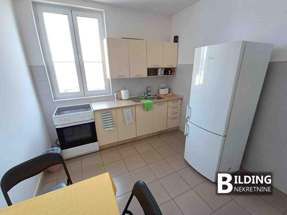 Slika 5 - Batajnički drum,  Lokal za izdavanje, 270m2, 2.000€