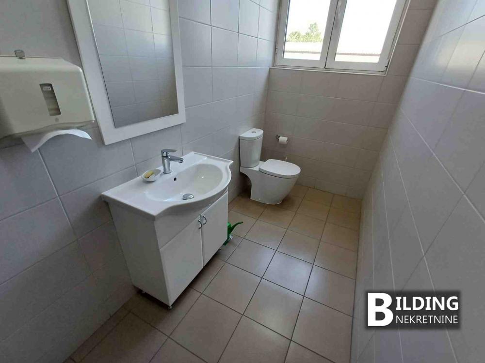 Slika 10 - Batajnički drum,  Lokal za izdavanje, 270m2, 2.000€