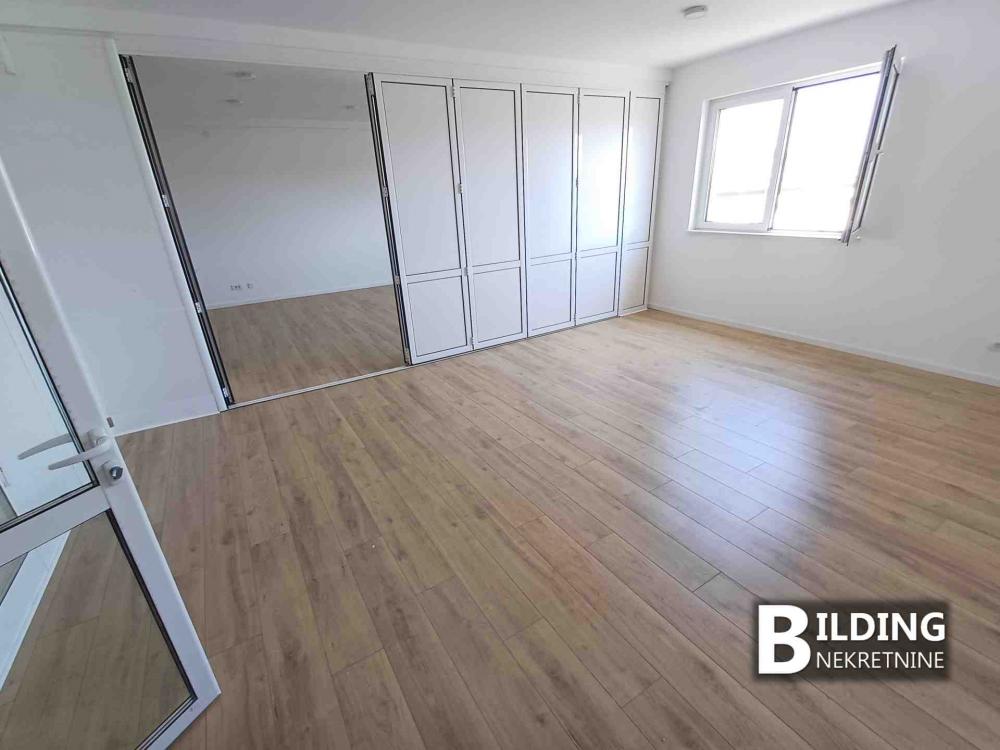 Slika 1 - Batajnički drum,  Lokal za izdavanje, 270m2, 2.000€