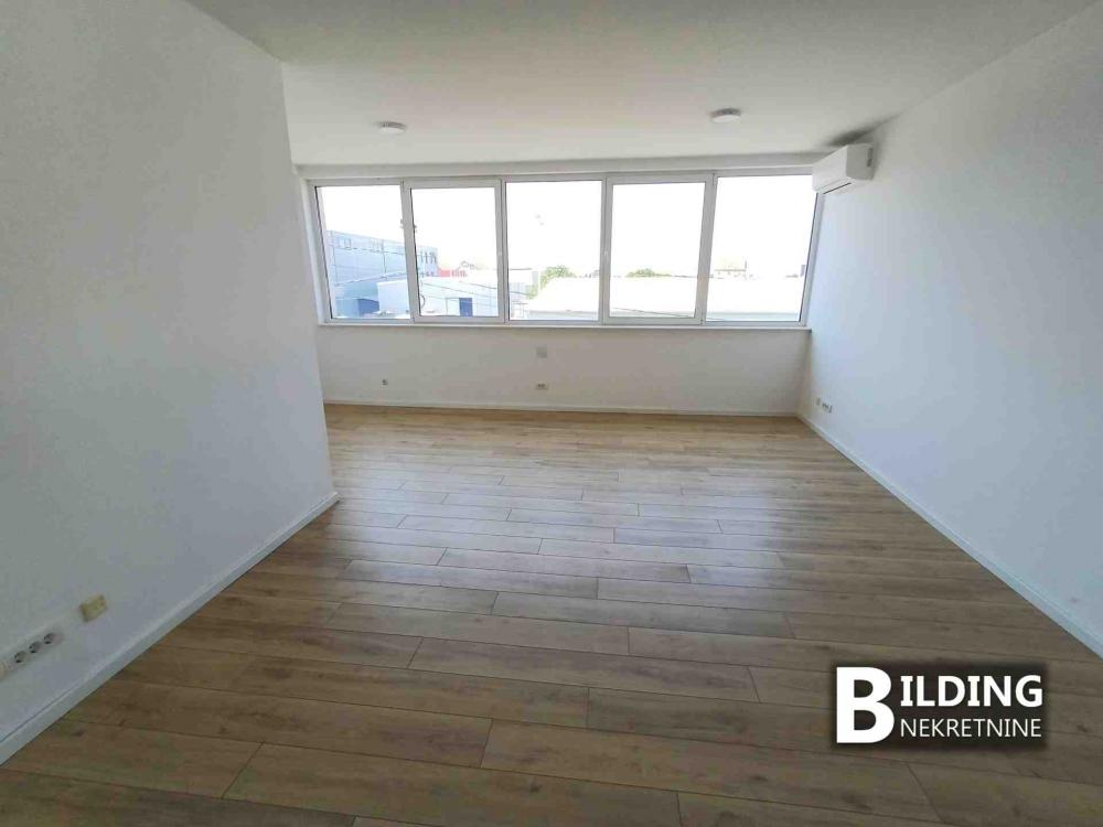 Slika 3 - Batajnički drum,  Lokal za izdavanje, 270m2, 2.000€