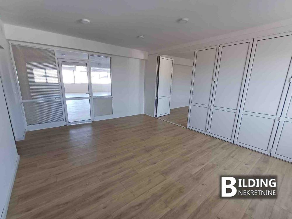 Glavna slika -Batajnički drum,  Lokal za izdavanje, 270m2, 2.000€