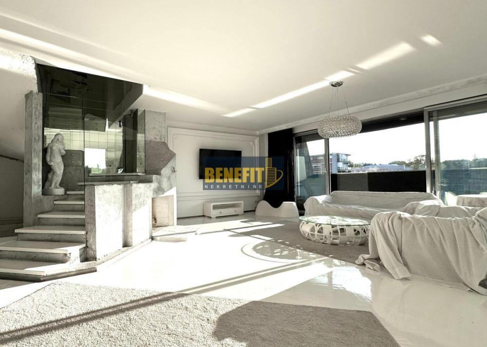 Glavna slika -Četvorosoban stan na prodaju, 244m2, 900.000€