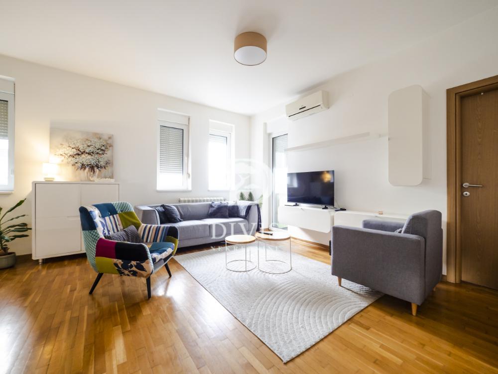 Glavna slika -Leskovačka, Trosoban stan na prodaju, 70m2, 282.000€