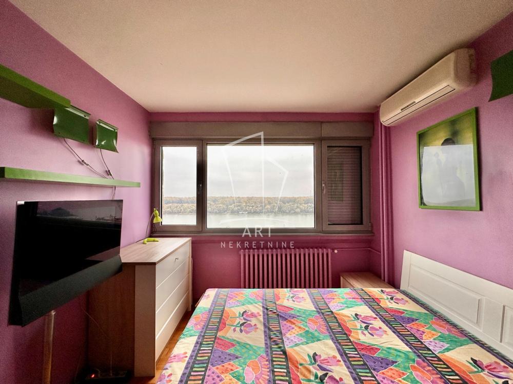 Slika 9 - Bulevar Maršala Tolbuhina, Trosoban stan na prodaju, 80m2, 330.000€