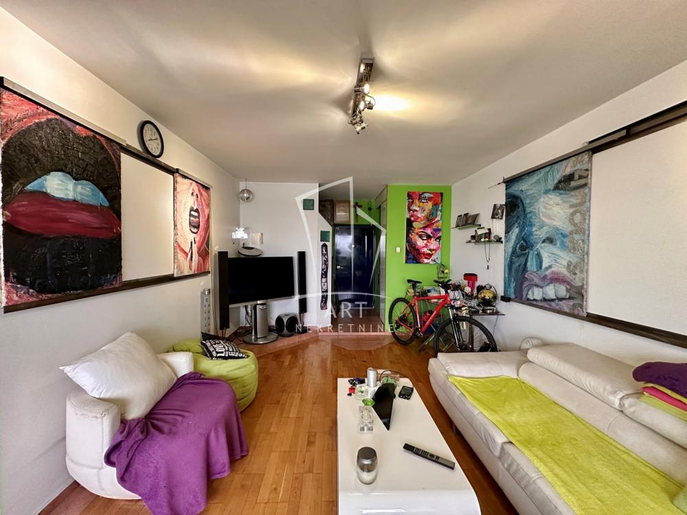 Slika 1 - Bulevar Maršala Tolbuhina, Trosoban stan na prodaju, 80m2, 330.000€