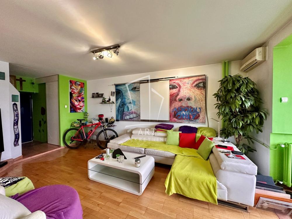 Slika 2 - Bulevar Maršala Tolbuhina, Trosoban stan na prodaju, 80m2, 330.000€