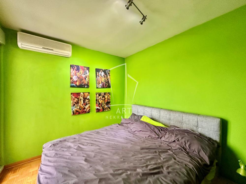 Slika 4 - Bulevar Maršala Tolbuhina, Trosoban stan na prodaju, 80m2, 330.000€