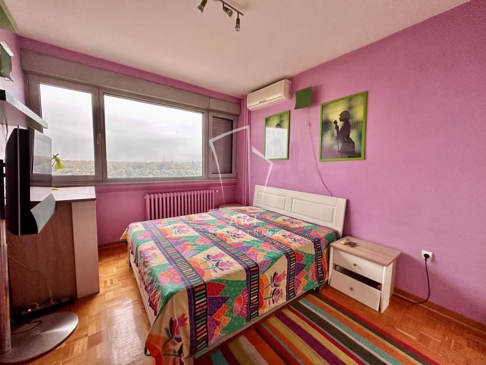 Slika 7 - Bulevar Maršala Tolbuhina, Trosoban stan na prodaju, 80m2, 330.000€