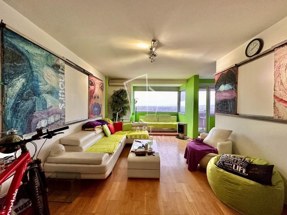 Glavna slika -Bulevar Maršala Tolbuhina, Trosoban stan na prodaju, 80m2, 330.000€