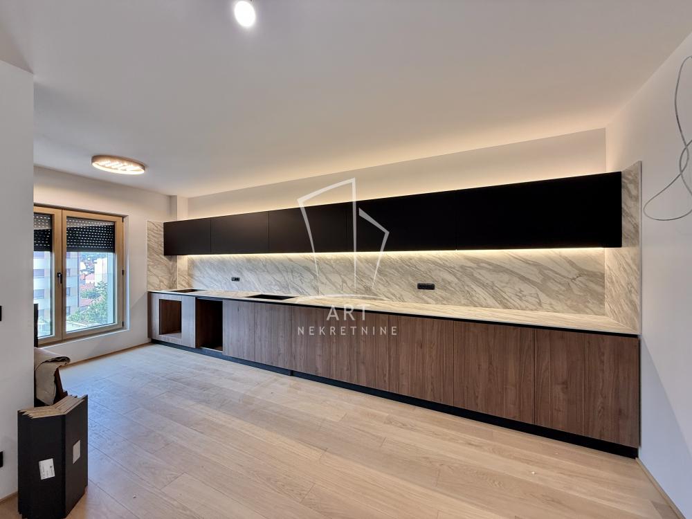 Slika 8 - Sazonova, Petosoban stan za izdavanje, 152m2, 2.200€