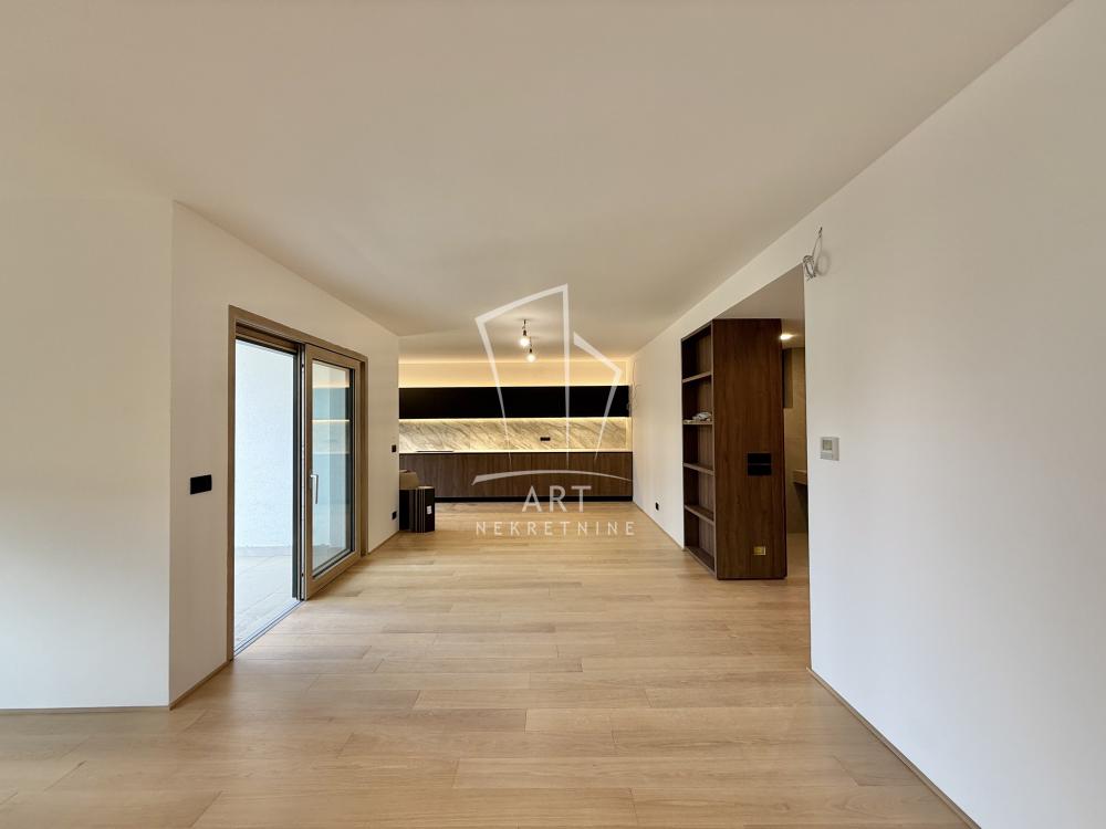 Slika 2 - Sazonova, Petosoban stan za izdavanje, 152m2, 2.200€