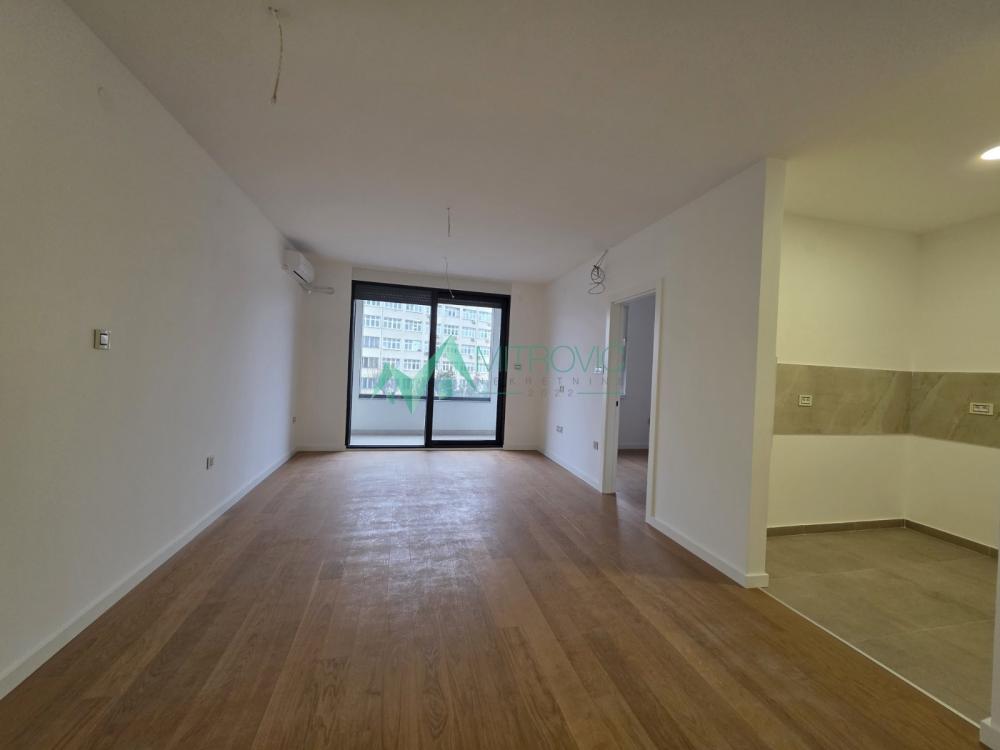 Slika 1 - Četvorosoban stan na prodaju, 82m2, 270.340€