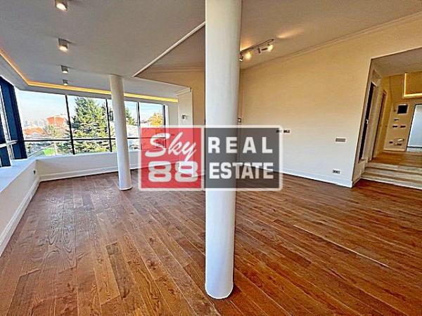 Slika 10 - Četvorosoban stan za izdavanje, 173m2, 3.500€