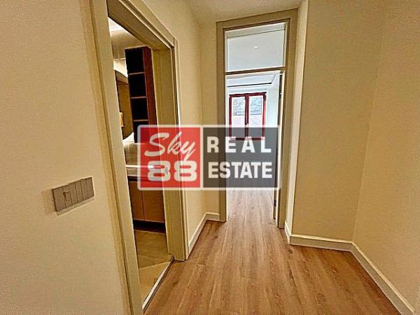 Slika 6 - Četvorosoban stan za izdavanje, 156m2, 4.500€