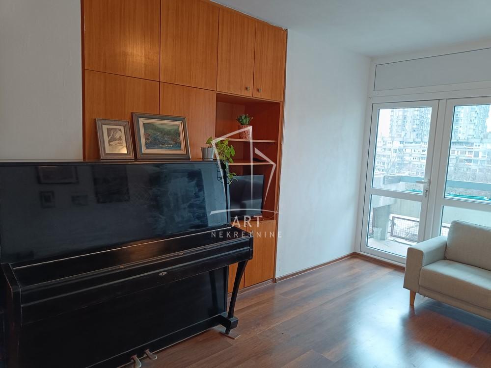 Slika 1 - Bulevar Arsenija Čarnojevića, Trosoban stan za izdavanje, 70m2, 900€