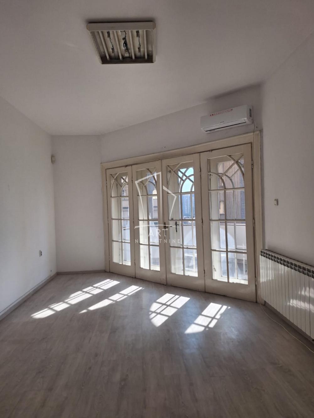 Slika 6 - Sremska,  Lokal za izdavanje, 107m2, 1.200€