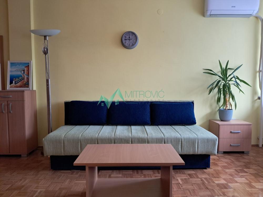 Glavna slika -Jednoiposoban stan za izdavanje, 53m2, 400€