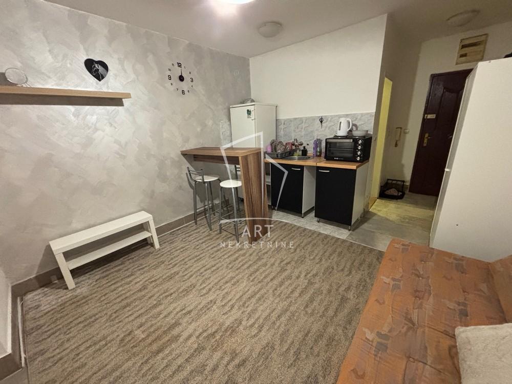 Slika 2 - Ace Joksimovića, Stan za izdavanje, 22m2, 260€