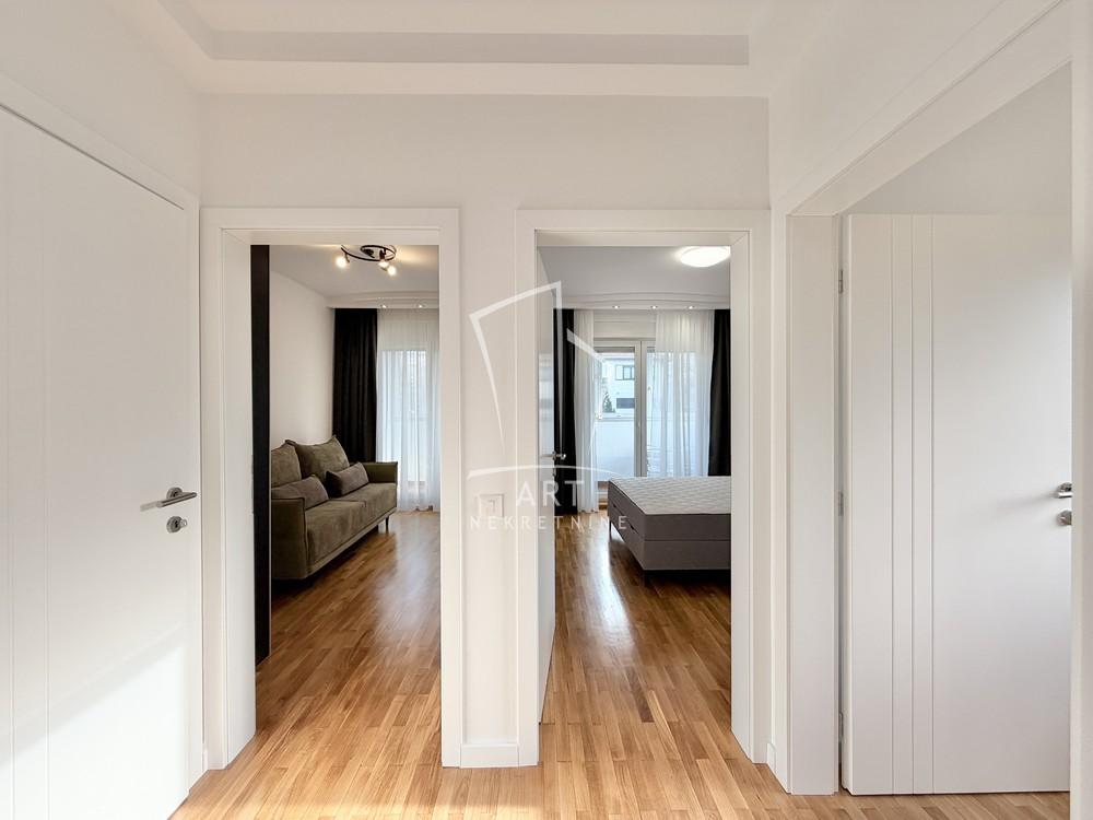 Slika 7 - Bulevar oslobođenja, Četvorosoban stan za izdavanje, 105m2, 1.400€