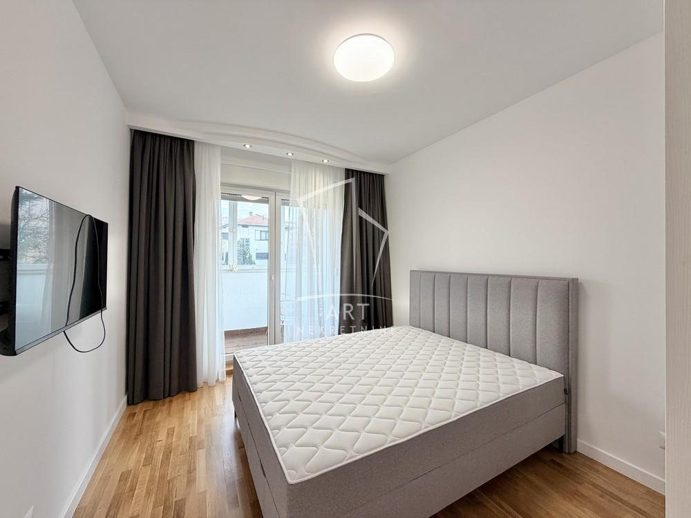 Slika 8 - Bulevar oslobođenja, Četvorosoban stan za izdavanje, 105m2, 1.400€