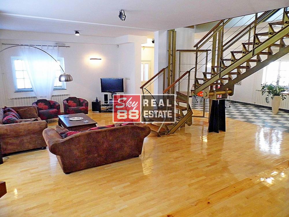 Slika 4 - Kuća za izdavanje, 400m2, 3.500€